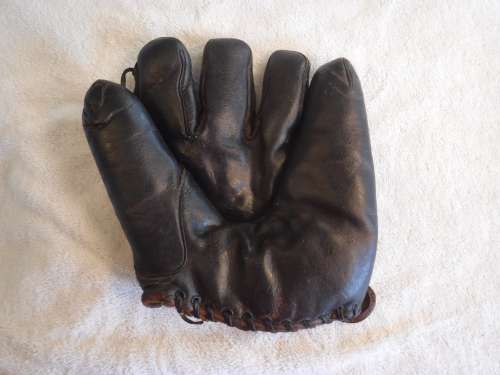 Earl Webb D&M G47D Front