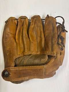 Hank Aaron D&M DG 425 Back