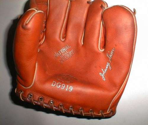 Johnny Sain D&M DG919 Front