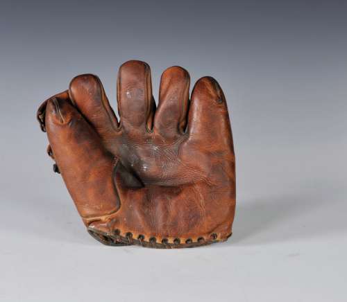 Red Ruffing D&M G12 Front