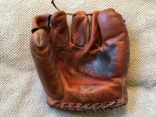 Robin Roberts D&M DG920 Front