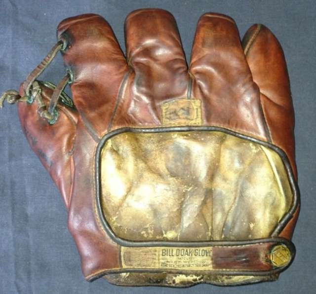 Bill Doak Rawlings Original Lefty Back