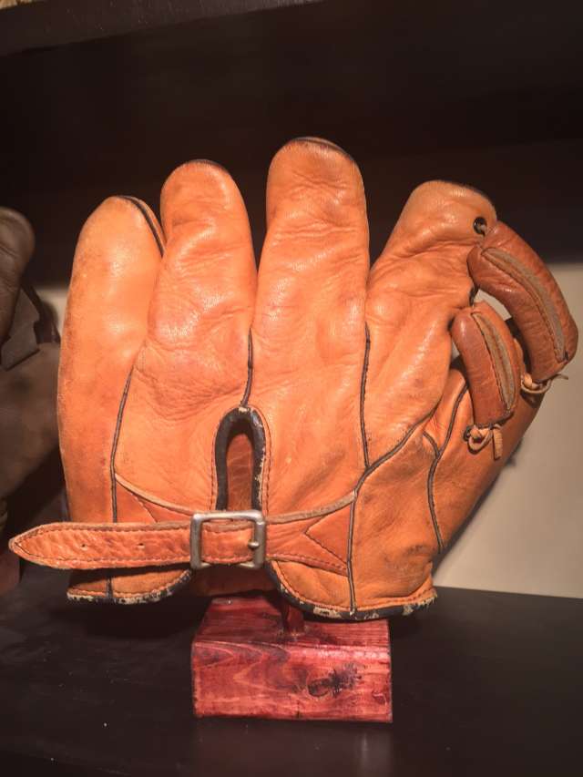 Kiki Cuyler Dubow 425 Back