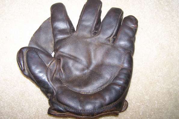 Early 1900's Goldsmith Crescent Glove Front