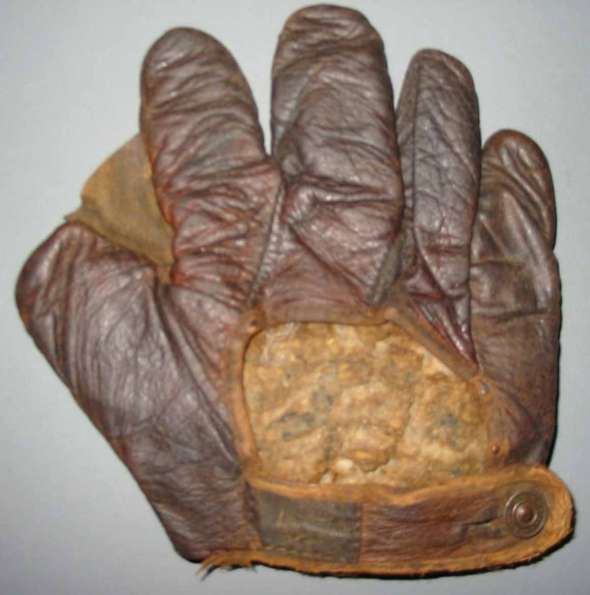 Early 1900's Small Crescent Lefty Glove Back