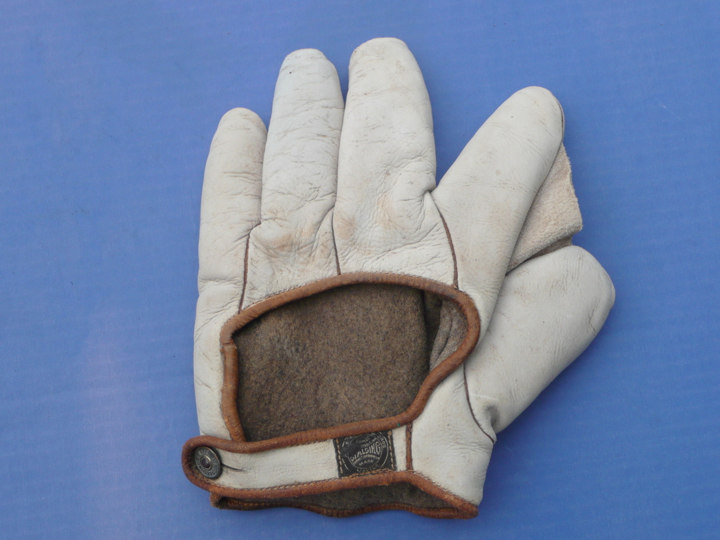 Early 1900's Spalding Crescent Back Early Gloves & Mitts Baseball