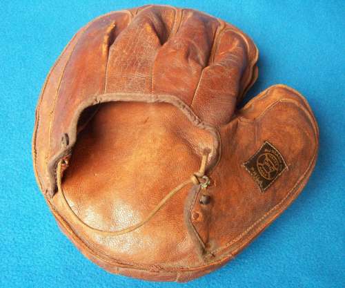 A J Reach 100 Crescent Catchers Mitt Back