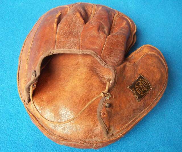 A J Reach 100 Crescent Catchers Mitt Back