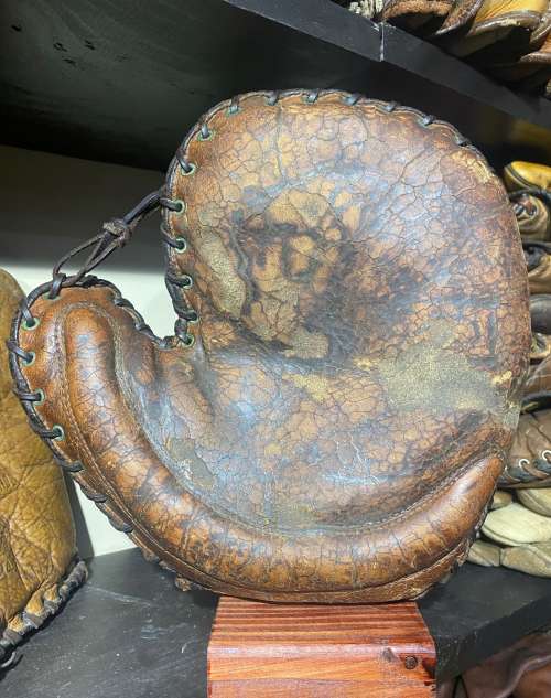 Early 1900's A.J. Reach Crescent Basemitt Front