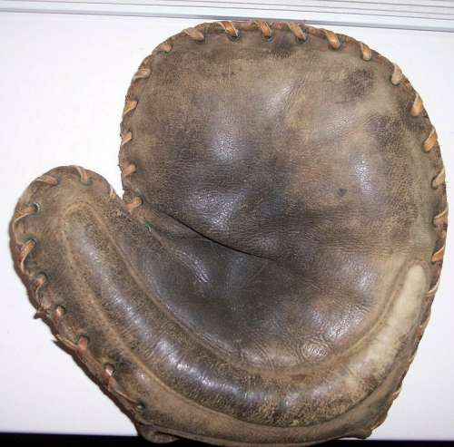 Early 1900's A.J. Reach Crescent Basemitt Front