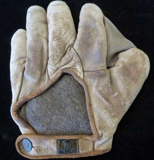 Early 1900's A.J. Reach Crescent Glove Back