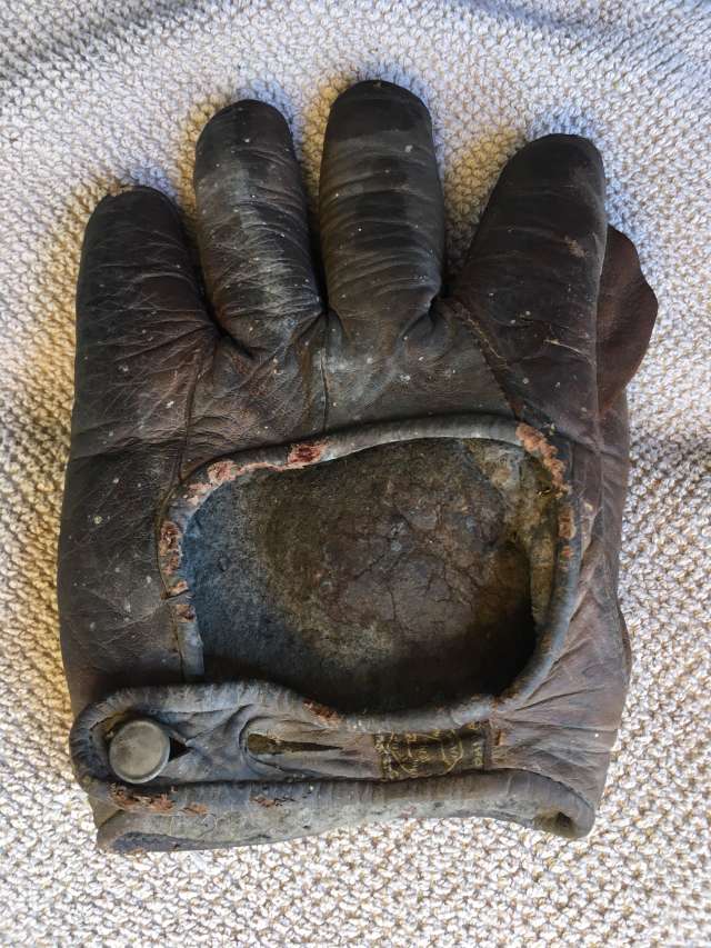 Early 1900's A.J. Reach Crescent Glove Back