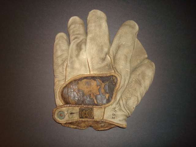 Early 1900's A.J. Reach Crescent Glove Back
