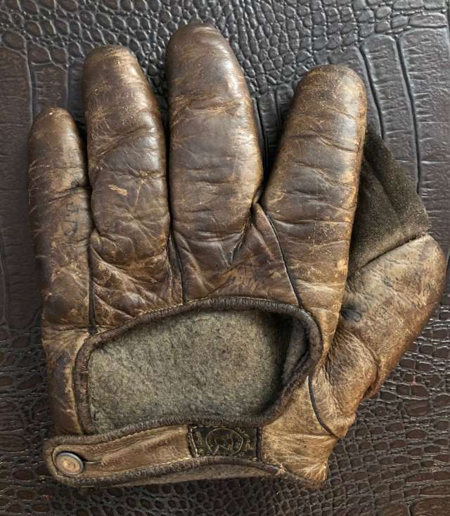 Early 1900's A.J. Reach Crescent Glove Back