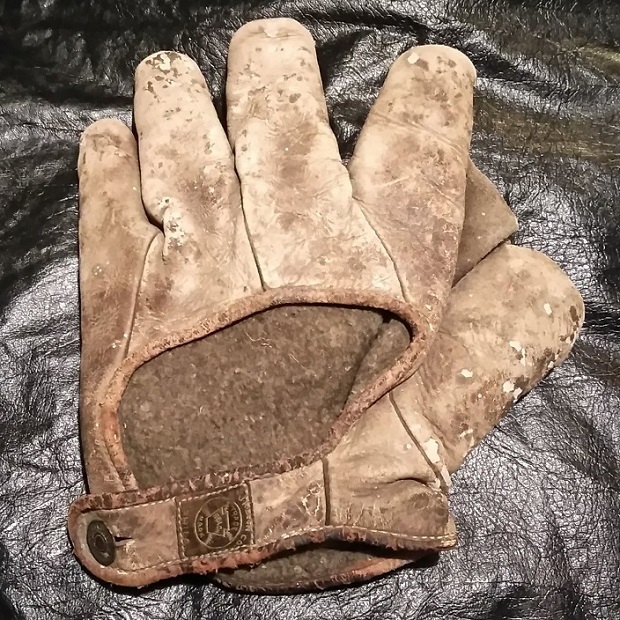 Early 1900's A.J. Reach Crescent Glove Back