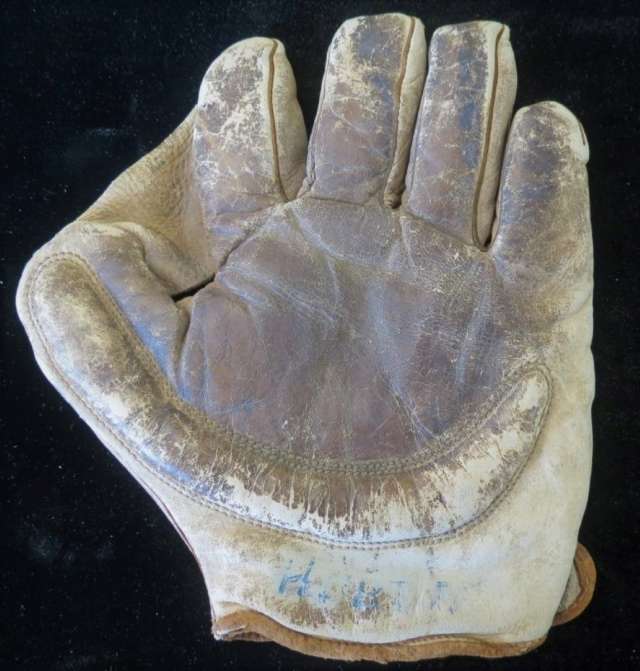 Early 1900's A.J. Reach Crescent Glove Front