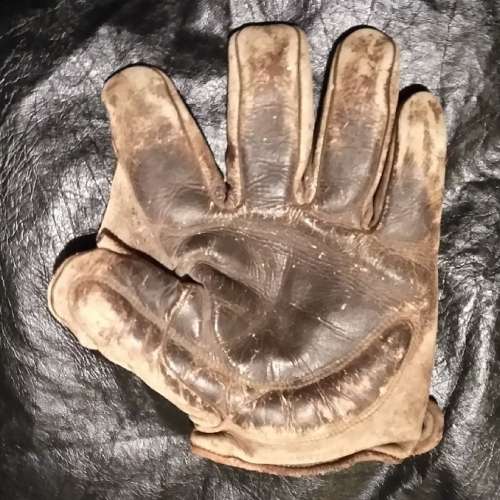Early 1900's A.J. Reach Crescent Glove Front