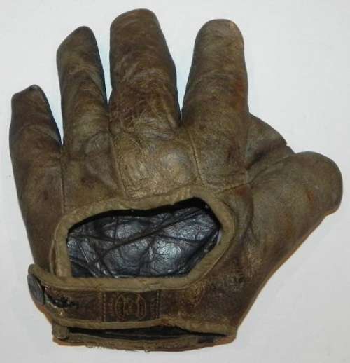 Early 1900's A.J. Reach Youth Crescent Glove Back
