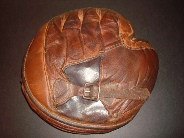 Early 1900's Adjustable Heel Buckle Back Catchers Mitt Back