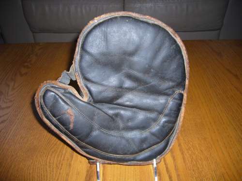 Black Crescent Pad Basemitt Front