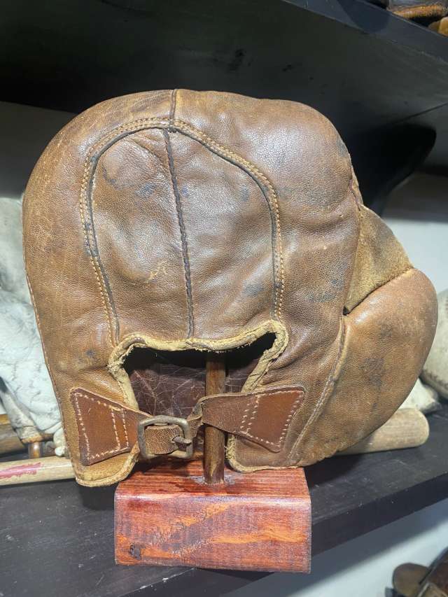 Early 1900's Crescent Basemitt Back
