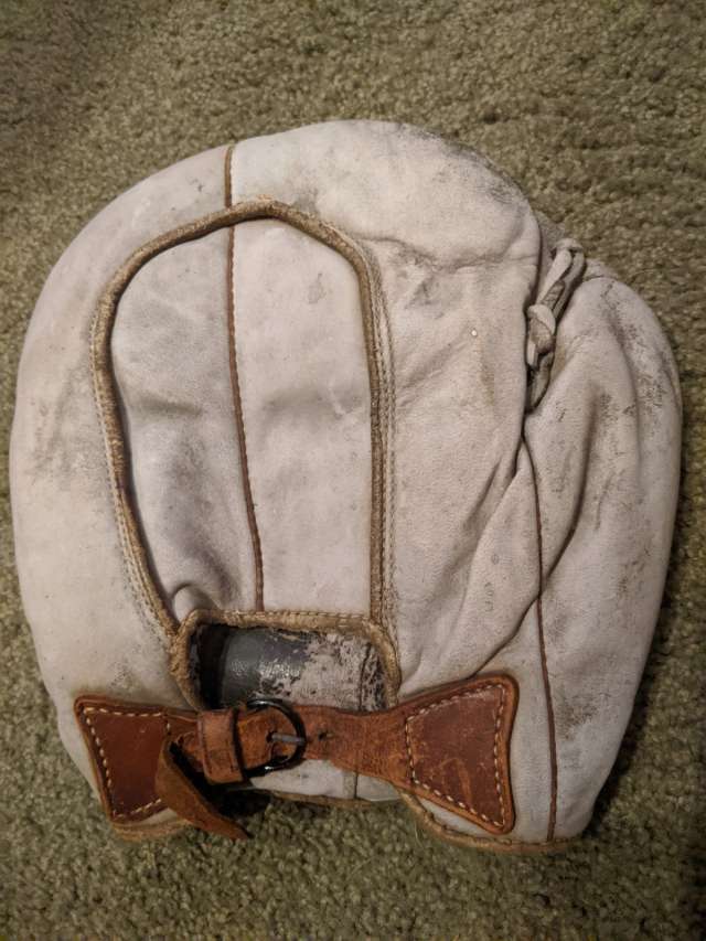 Crescent Basemitt Back