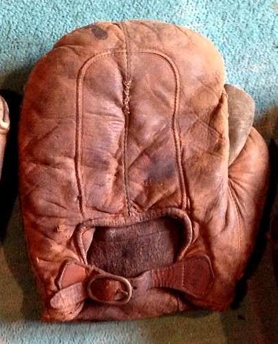 Early 1900's Crescent Full Web Basemitt Back