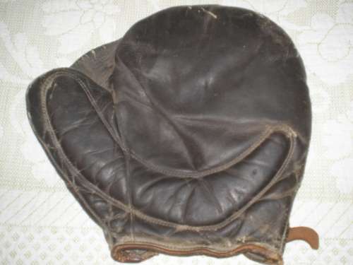 Early 1900's Crescent Full Web Basemitt Front