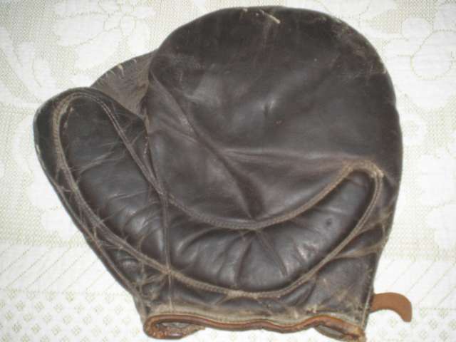 Early 1900's Crescent Full Web Basemitt Front
