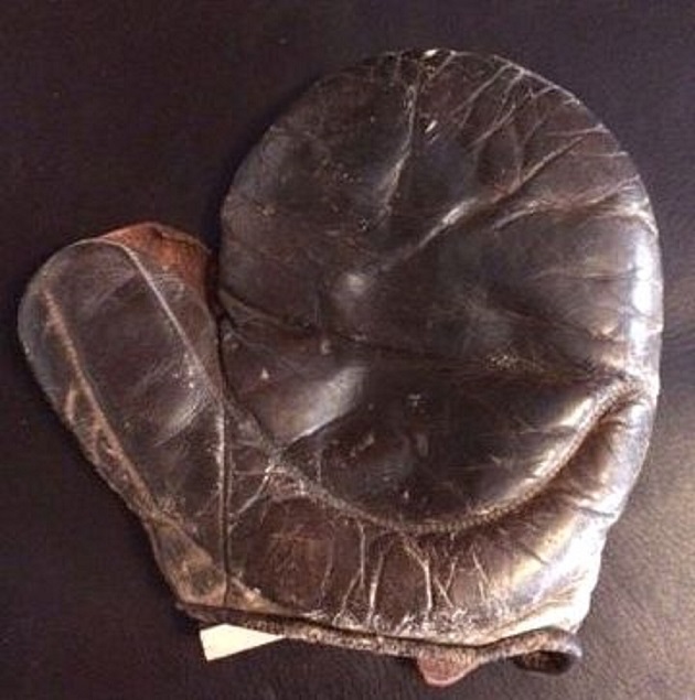 Early 1900's Crescent Full Web Basemitt Front