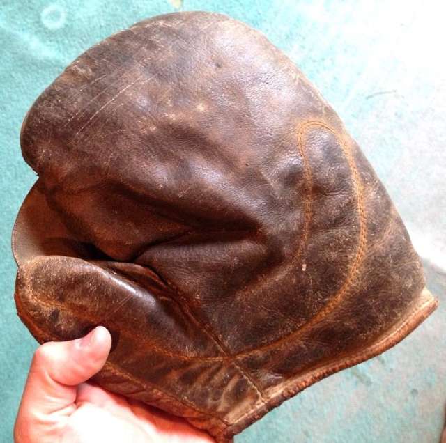 Early 1900's Crescent Full Web Basemitt Front