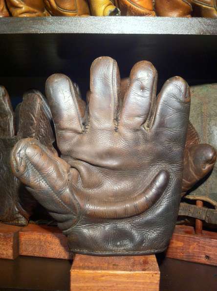 Early 1900's Crescent Glove With Missing Web Front