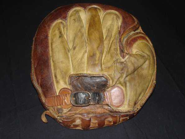Early 1900's D&M Crescent Pad Laced Perimeter Catchers Mitt Back