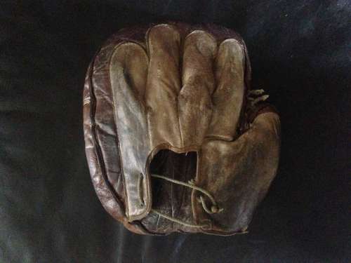 Hook and Eye Back Crescent Catchers Mitt Back