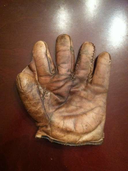 Early 1900's Raised Heel Glove Front