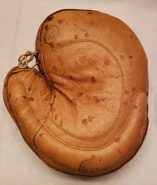 Early 1900's Reliance 601 Crescent Catchers Mitt Front