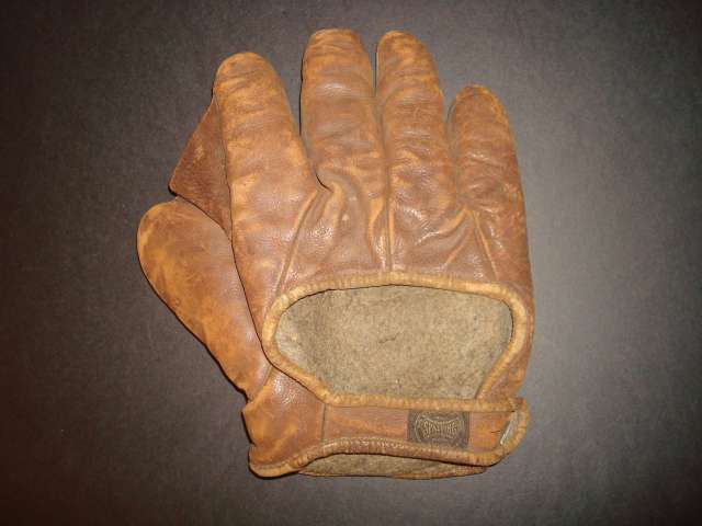 Early 1900's Spalding Asbestos Crescent Lefty Back