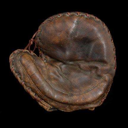 Early 1900's Spalding Crescent Basemitt Front