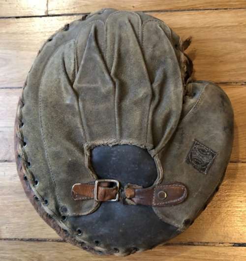 Early 1900's Spalding Crescent Catchers Mitt Back