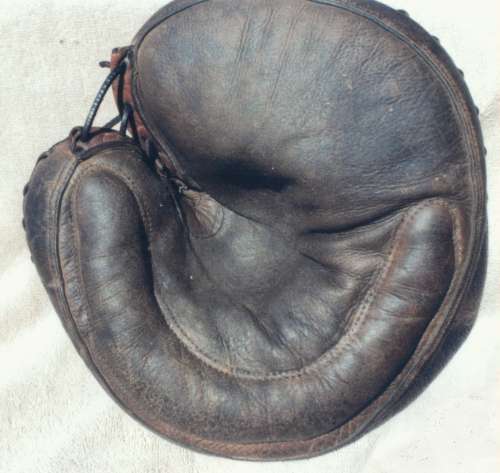 Early 1900's Spalding Crescent Decker Patent Catchers Mitt Front