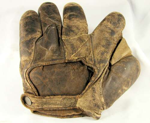 Early 1900's Spalding Crescent Glove Back