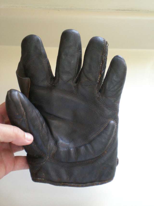 Early 1900's Spalding Crescent Glove Dark Front