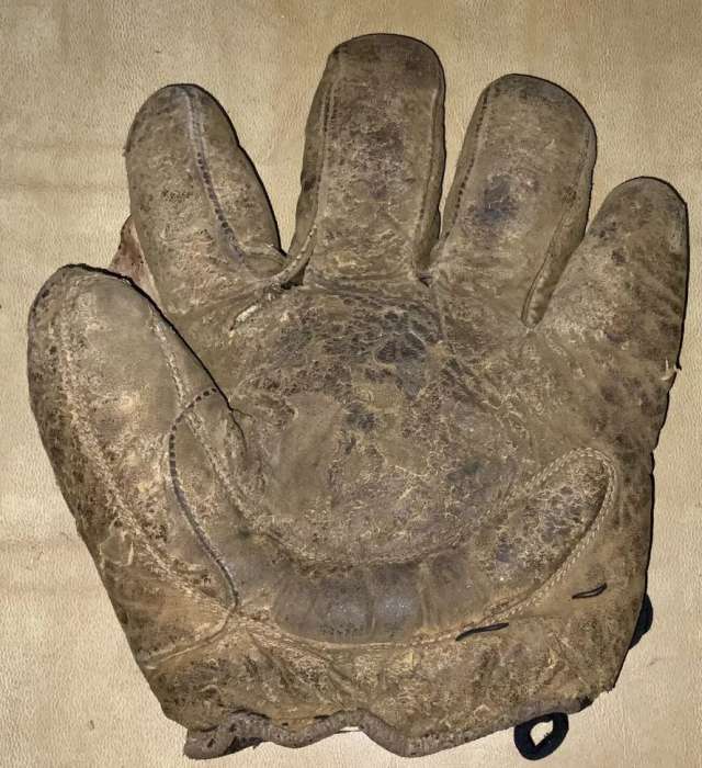 Early 1900's Spalding Crescent Glove Front