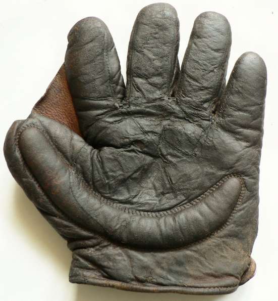 Early 1900's Spalding Crescent Glove Front