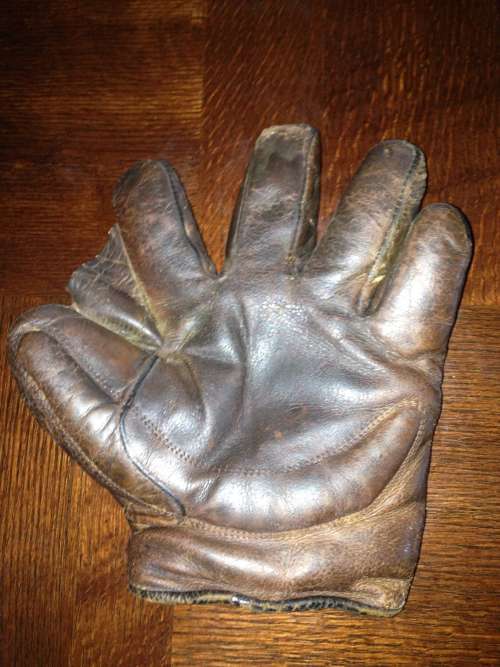 Early 1900's Spalding Crescent Glove Front