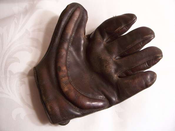 Early 1900's Spalding Dark Crescent Glove With Missing Web Front