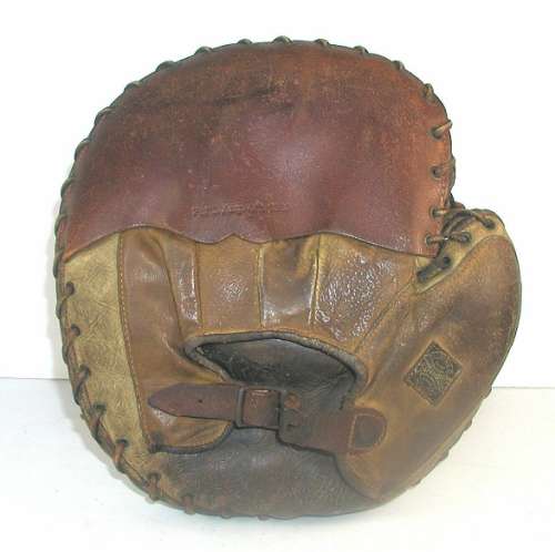 Early 1900's Spalding Decker Patent Crescent Catchers Mitt Back