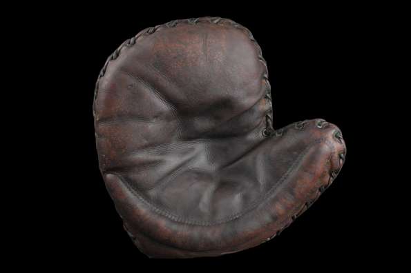 Early 1900's Spalding Red Brown Crescent Basemitt Front