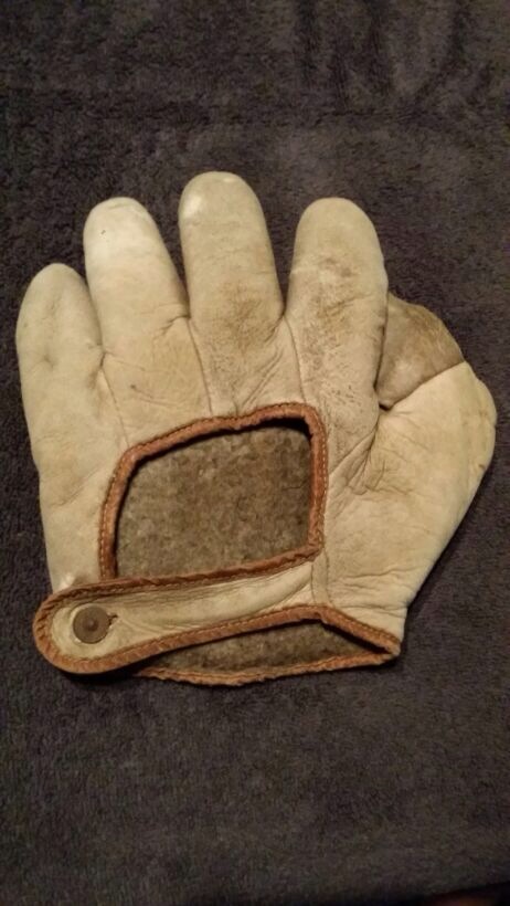 Early 1900's Victor 12 Crescent Glove Back