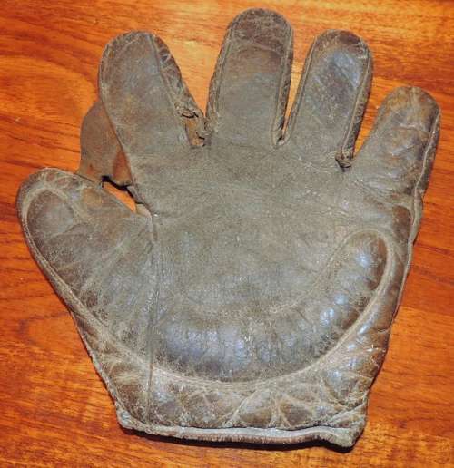 Early 1900's Victor Buckle Web Crescent Glove Front